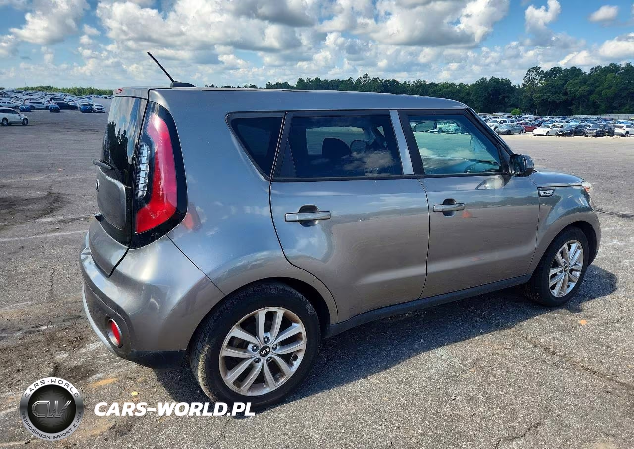 2018 Kia Soul + VIN:KNDJP3A53J7536221 - 3