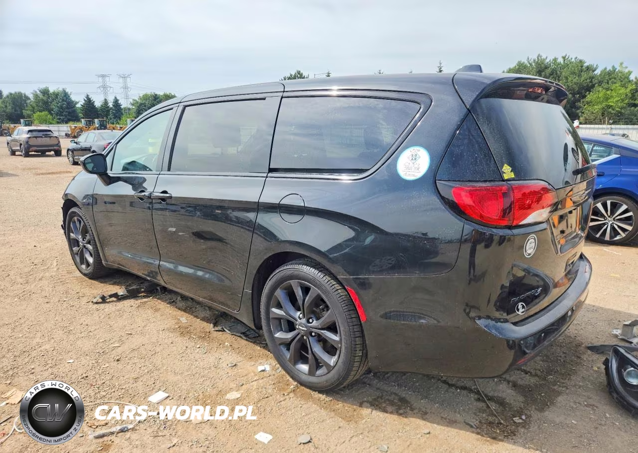 2019 Chrysler Pacifica Touring Plus VIN:2C4RC1FGXKR742035 - 2