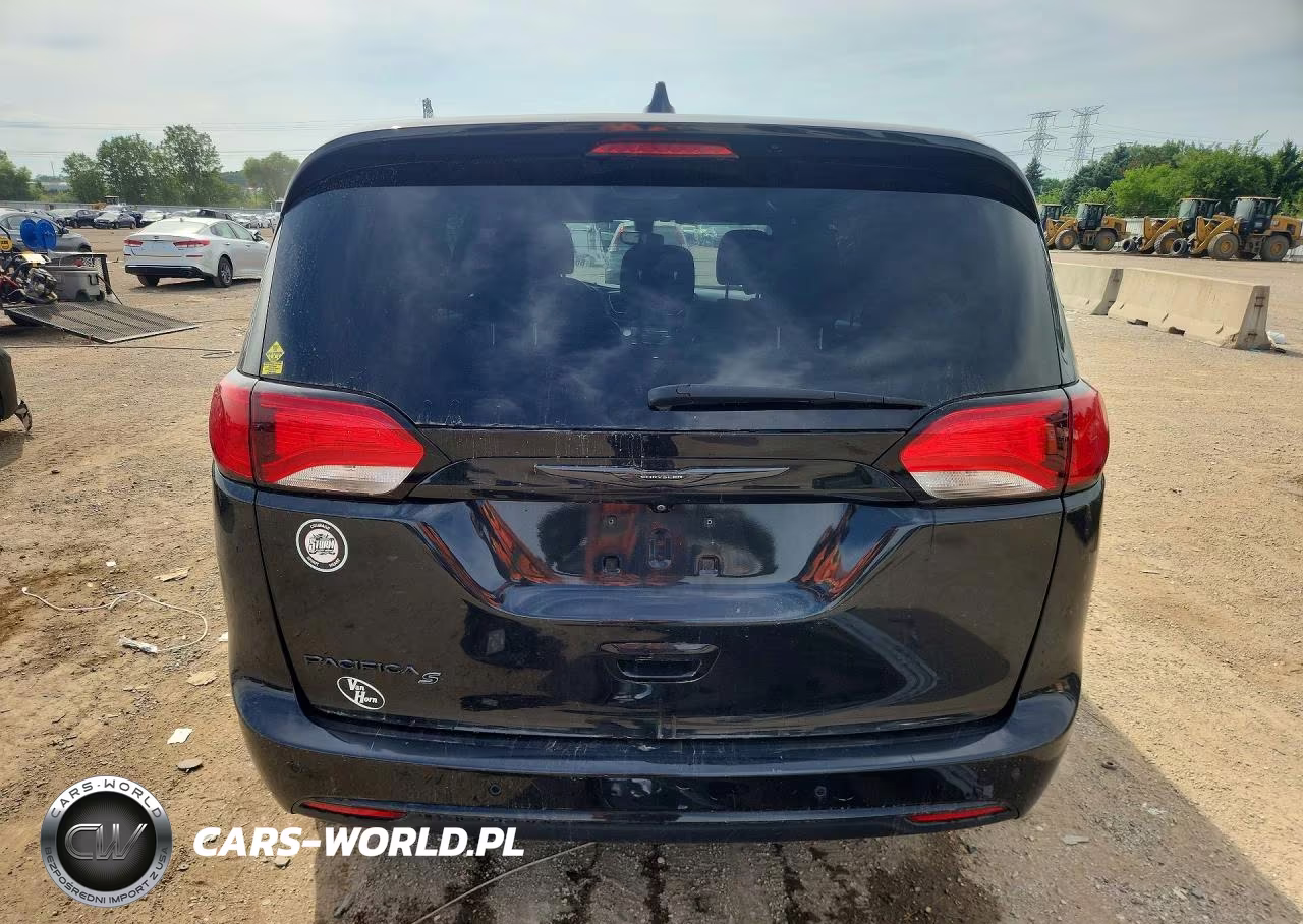 2019 Chrysler Pacifica Touring Plus VIN:2C4RC1FGXKR742035 - 6