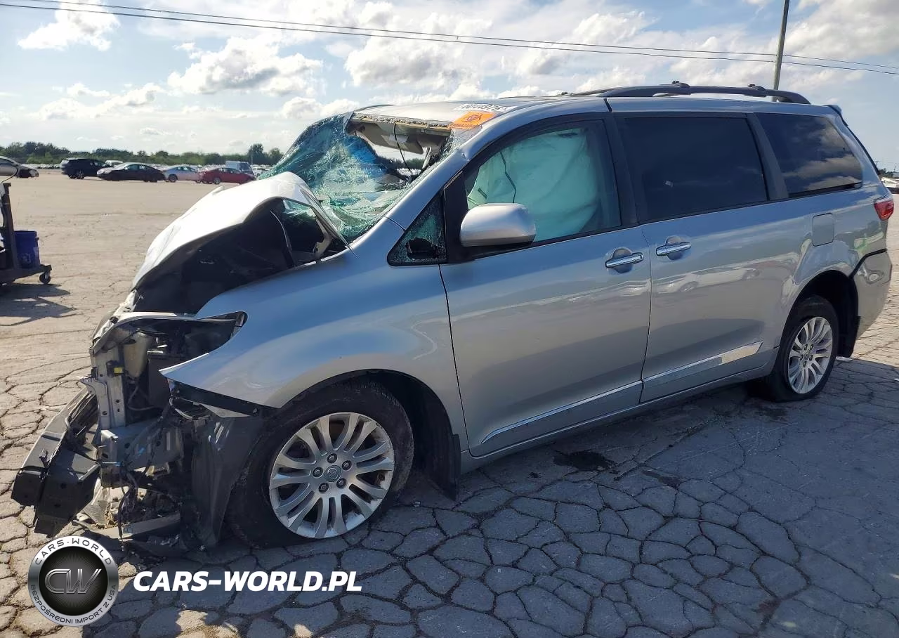 2015 Toyota Sienna Xle 8-Passenger – zdjęcie 1 z 13