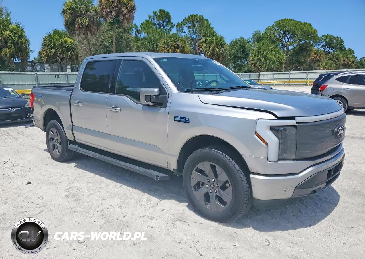 2024 Ford F150 Lightning Lariat VIN:1FT6W5L73RWG27526 - 4