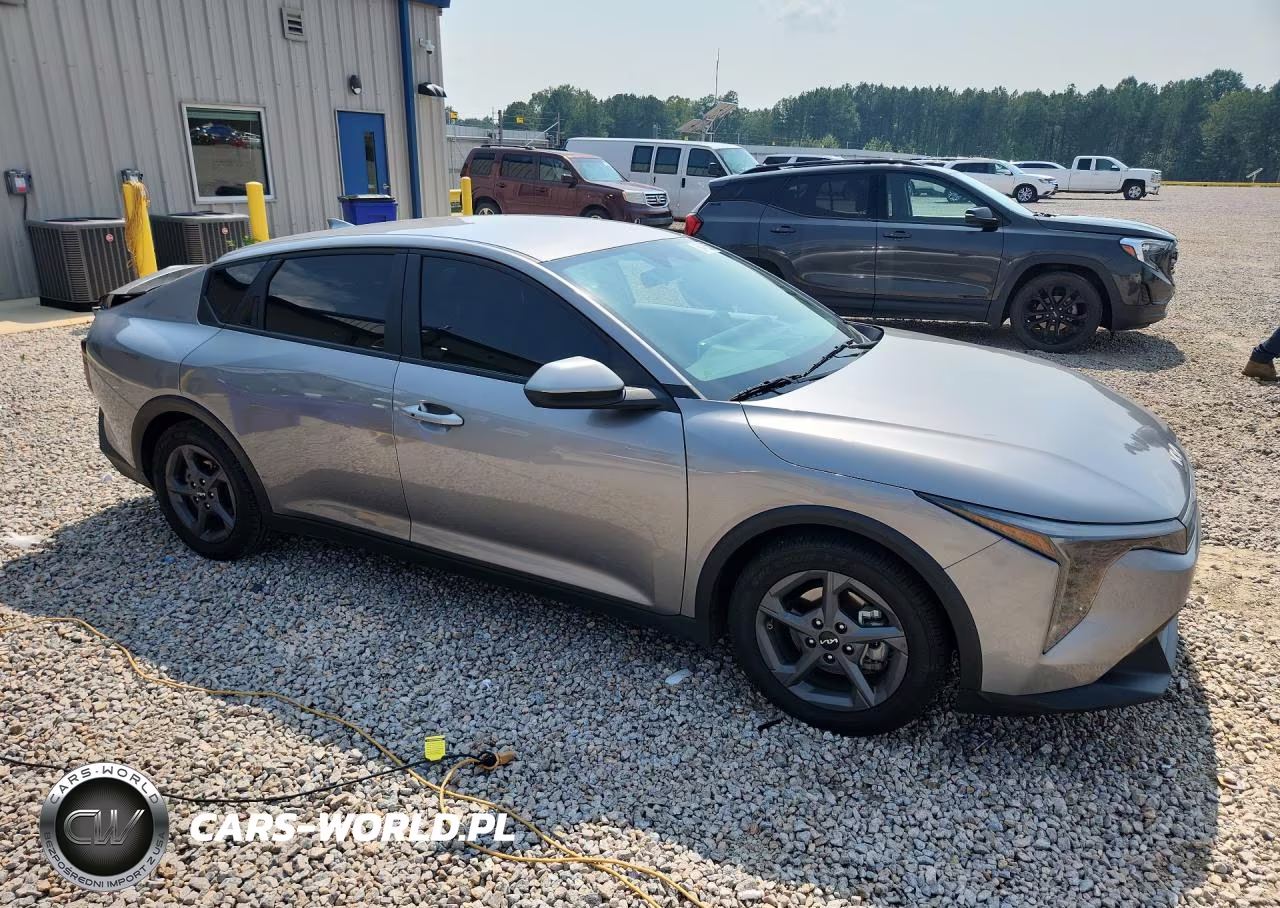 2025 Kia K4 Lxs VIN:3KPFT4DE3SE024852 - 4