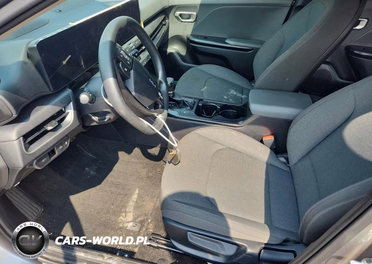 2025 Kia K4 Lxs VIN:3KPFT4DE3SE024852 - 7