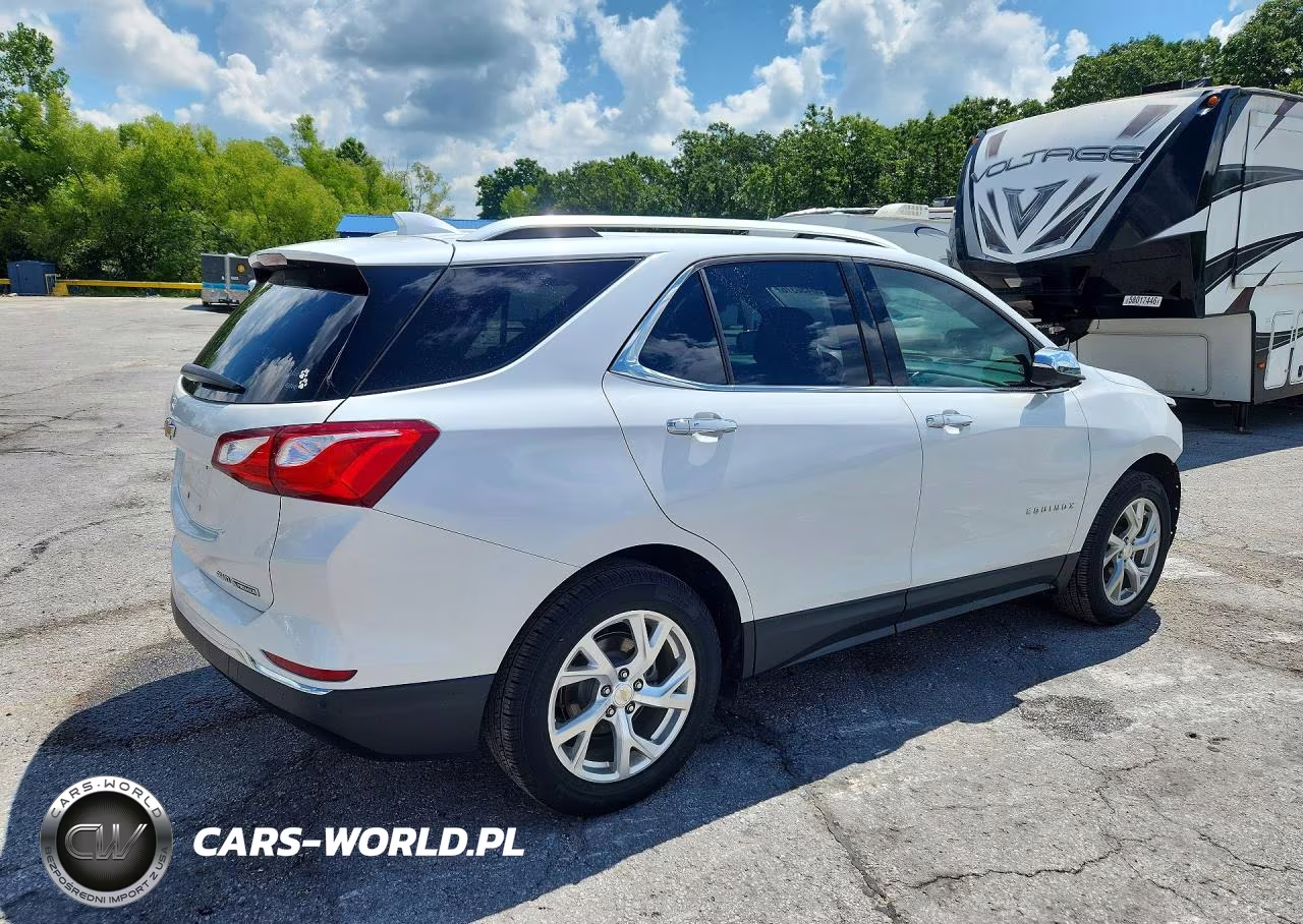 2018 Chevrolet Equinox Premier VIN:2GNAXVEV4J6285626 - 3