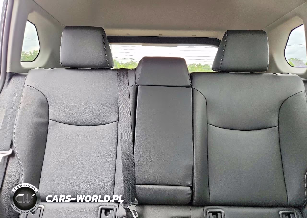 2026 Toyota Corolla Cross Xle VIN:7MUDAABG5TV187337 - 10