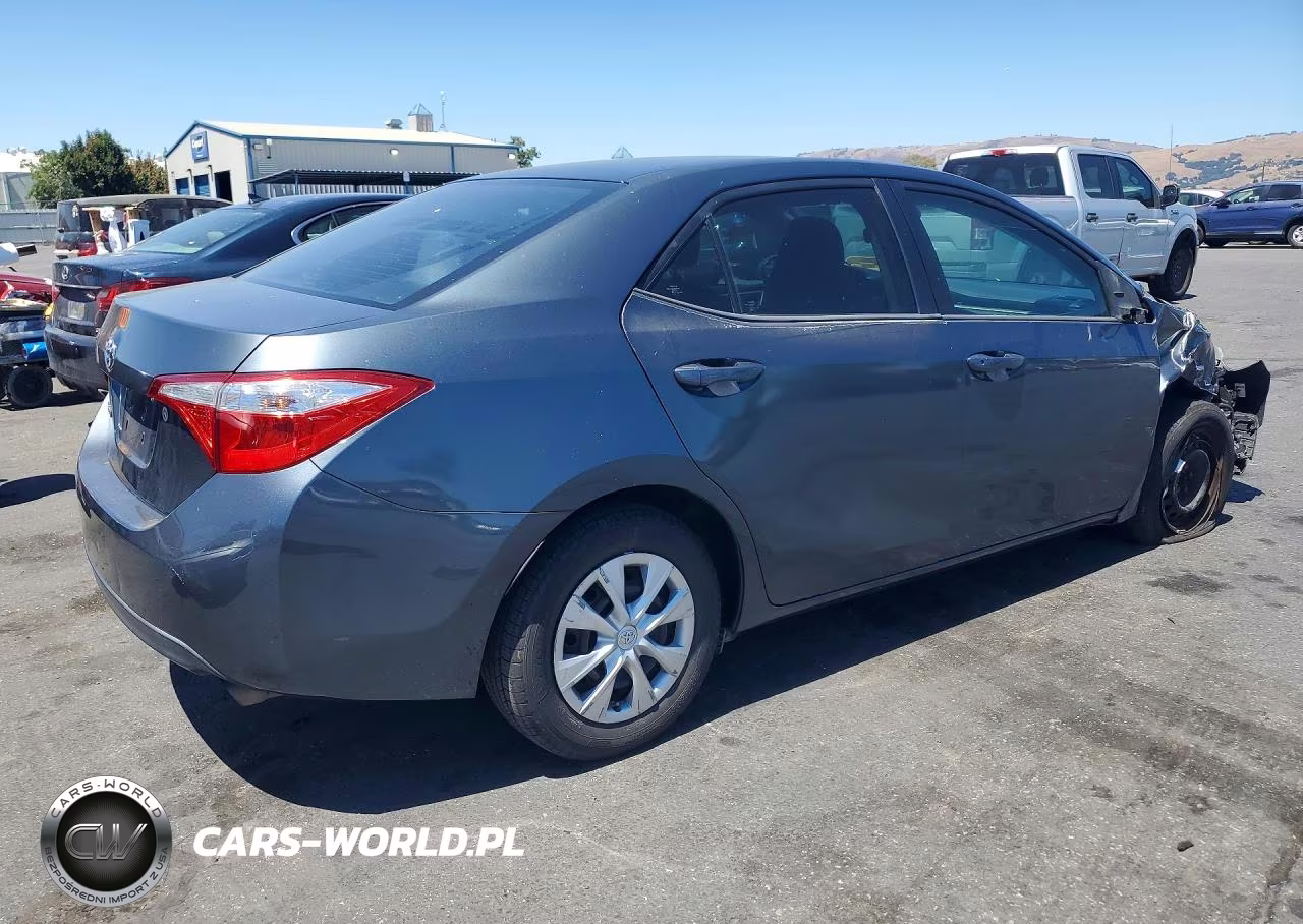2015 Toyota Corolla L VIN:5YFBURHE8FP248819 - 3