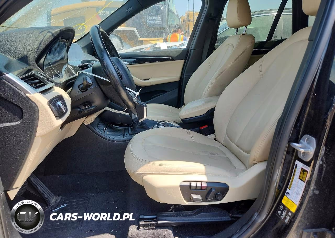 2018 BMW X1 xDrive28I VIN:WBXHT3C39J5F92199 - 7