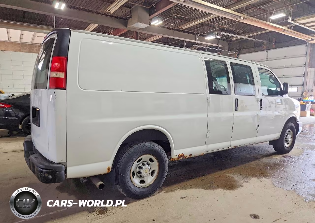 2012 Chevrolet Express G2500 VIN:1GCWGGCA6C1122458 - 3
