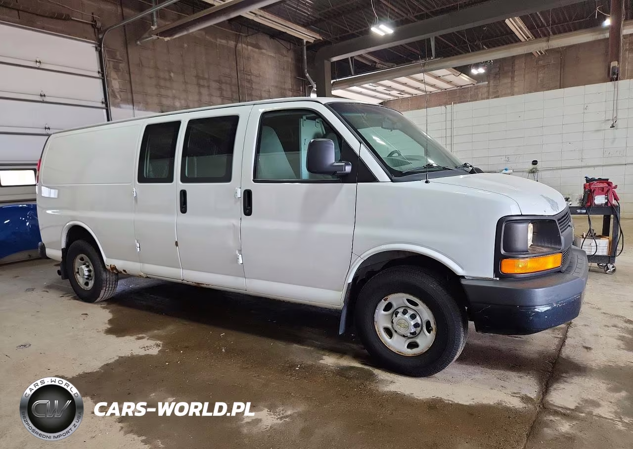 2012 Chevrolet Express G2500 VIN:1GCWGGCA6C1122458 - 4