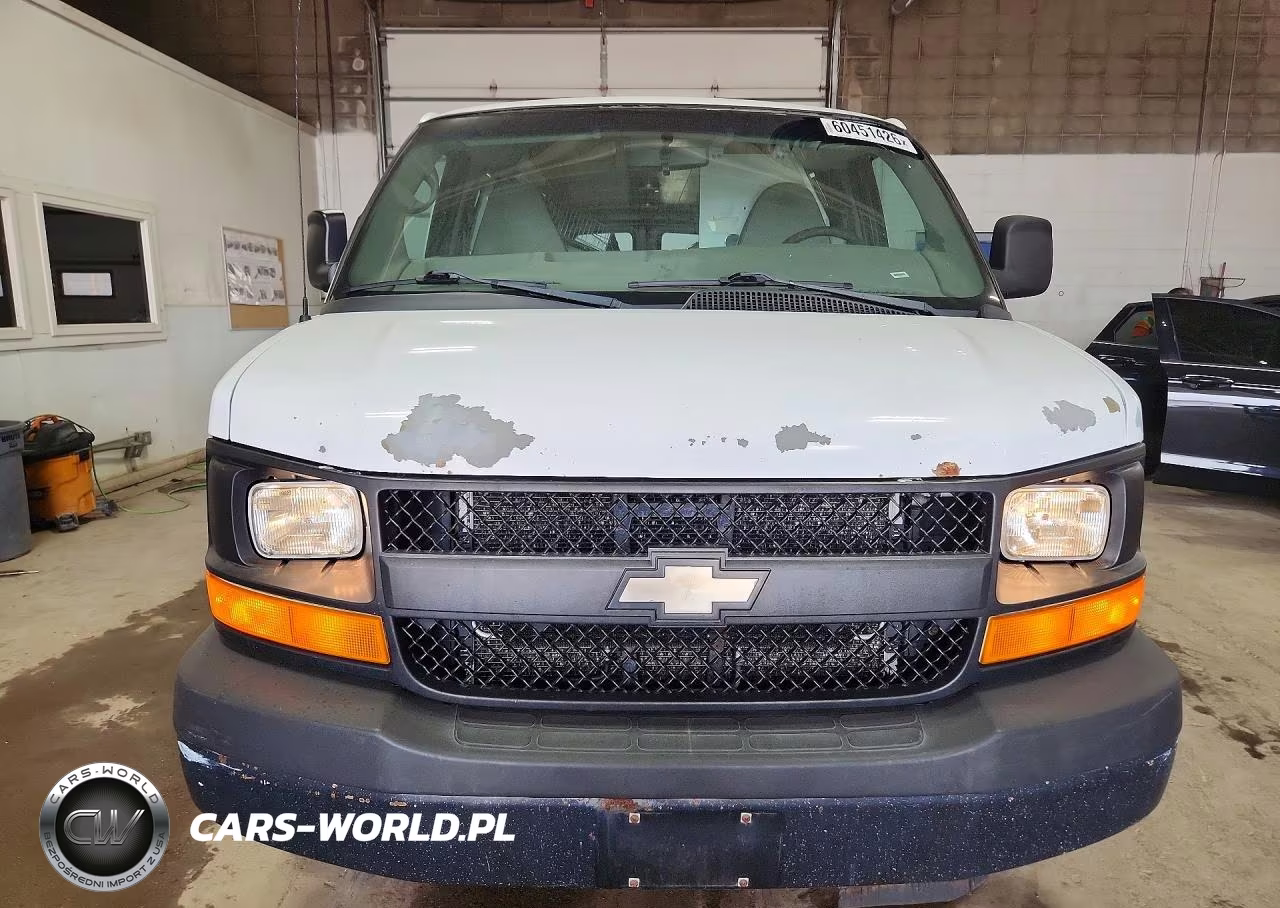 2012 Chevrolet Express G2500 VIN:1GCWGGCA6C1122458 - 5