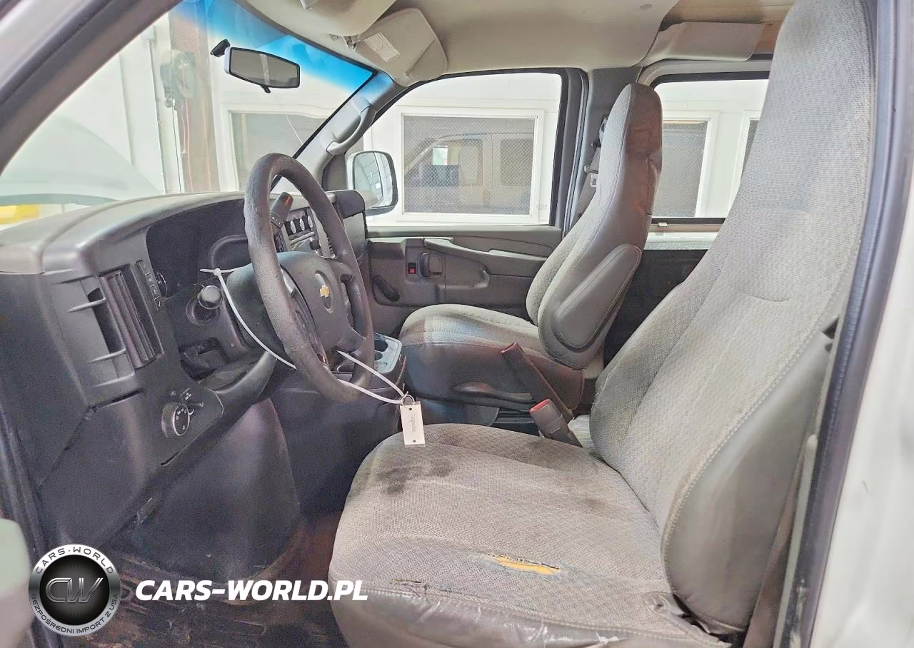 2012 Chevrolet Express G2500 VIN:1GCWGGCA6C1122458 - 7