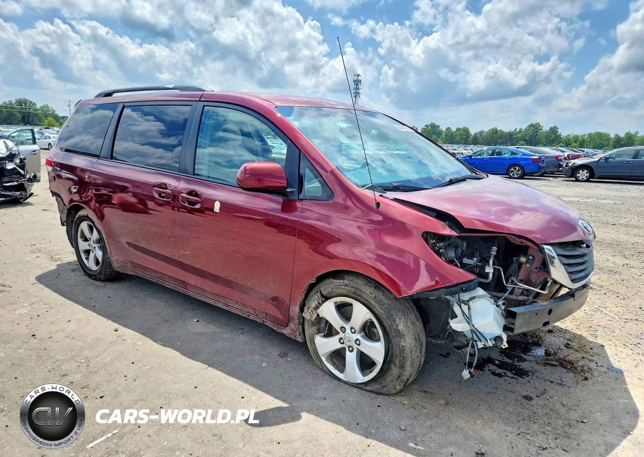 2014 Toyota Sienna Le VIN:5TDKK3DC6ES448689 - 4