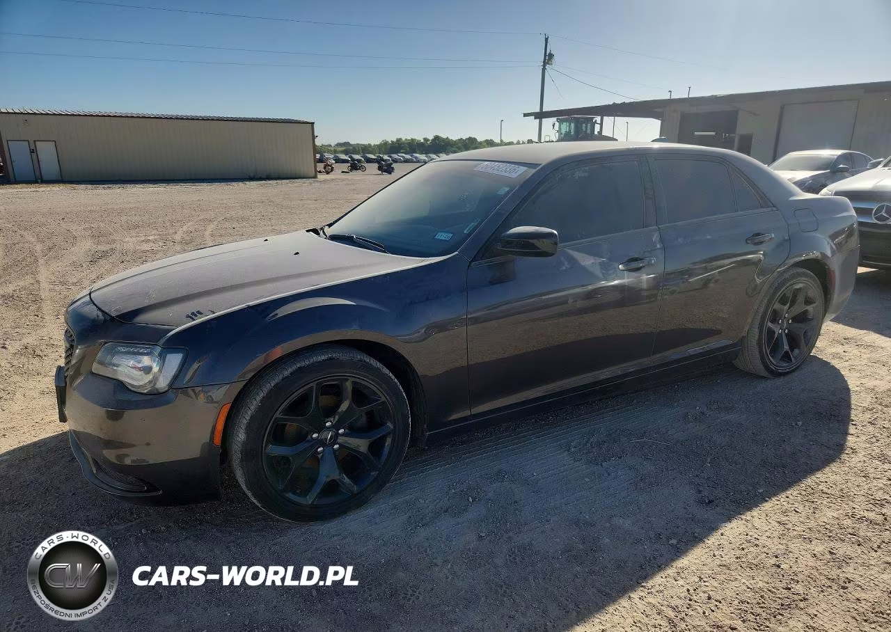 2020 Chrysler 300 Touring – zdjęcie 1 z 12