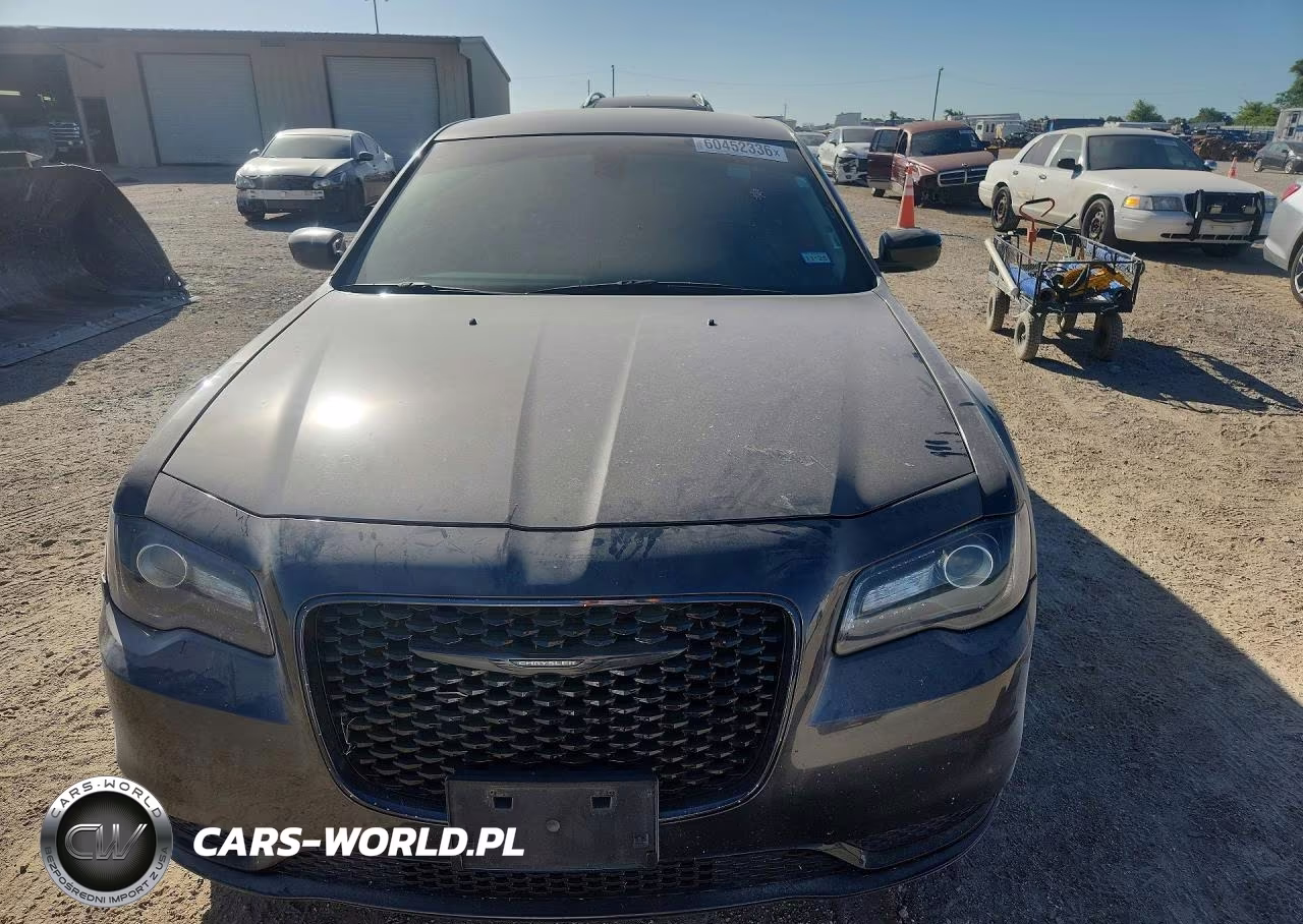 2020 Chrysler 300 Touring VIN:2C3CCAAG1LH212657 - 5