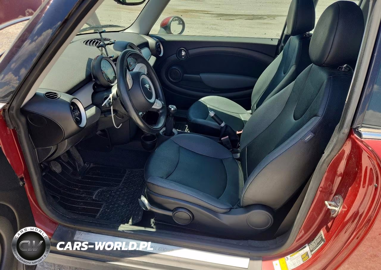 2009 Mini Cooper Clubman VIN:WMWML33579TP97387 - 7