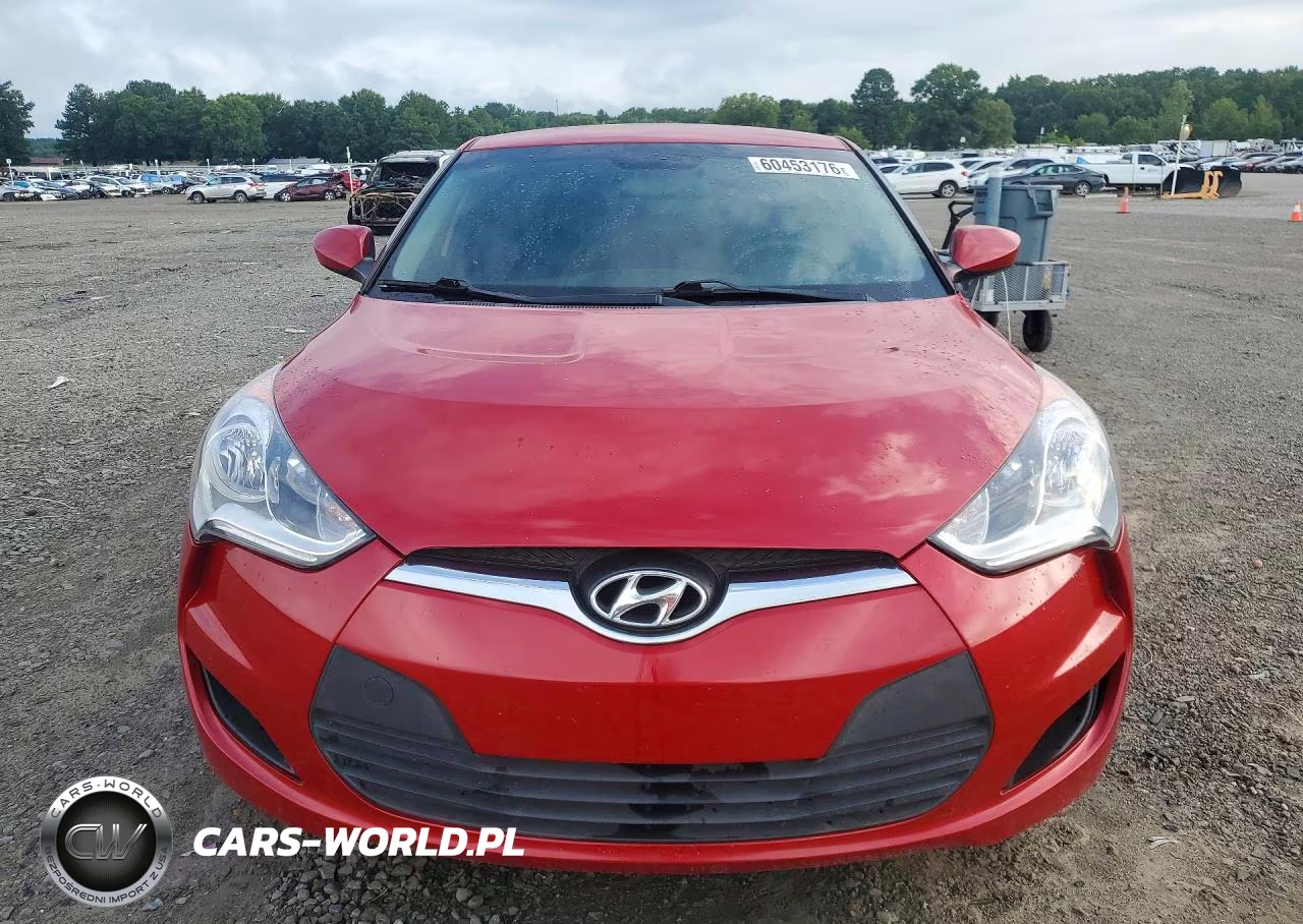 2016 Hyundai Veloster Base VIN:KMHTC6AD8GU300599 - 5