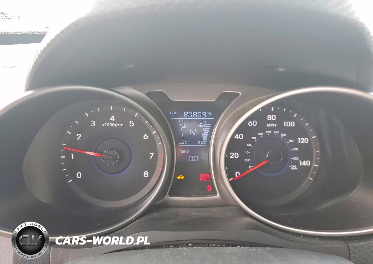 2016 Hyundai Veloster Base VIN:KMHTC6AD8GU300599 - 9