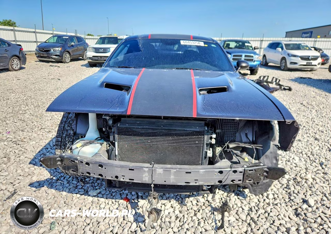2018 Dodge Challenger Sxt VIN:2C3CDZAG9JH321943 - 5