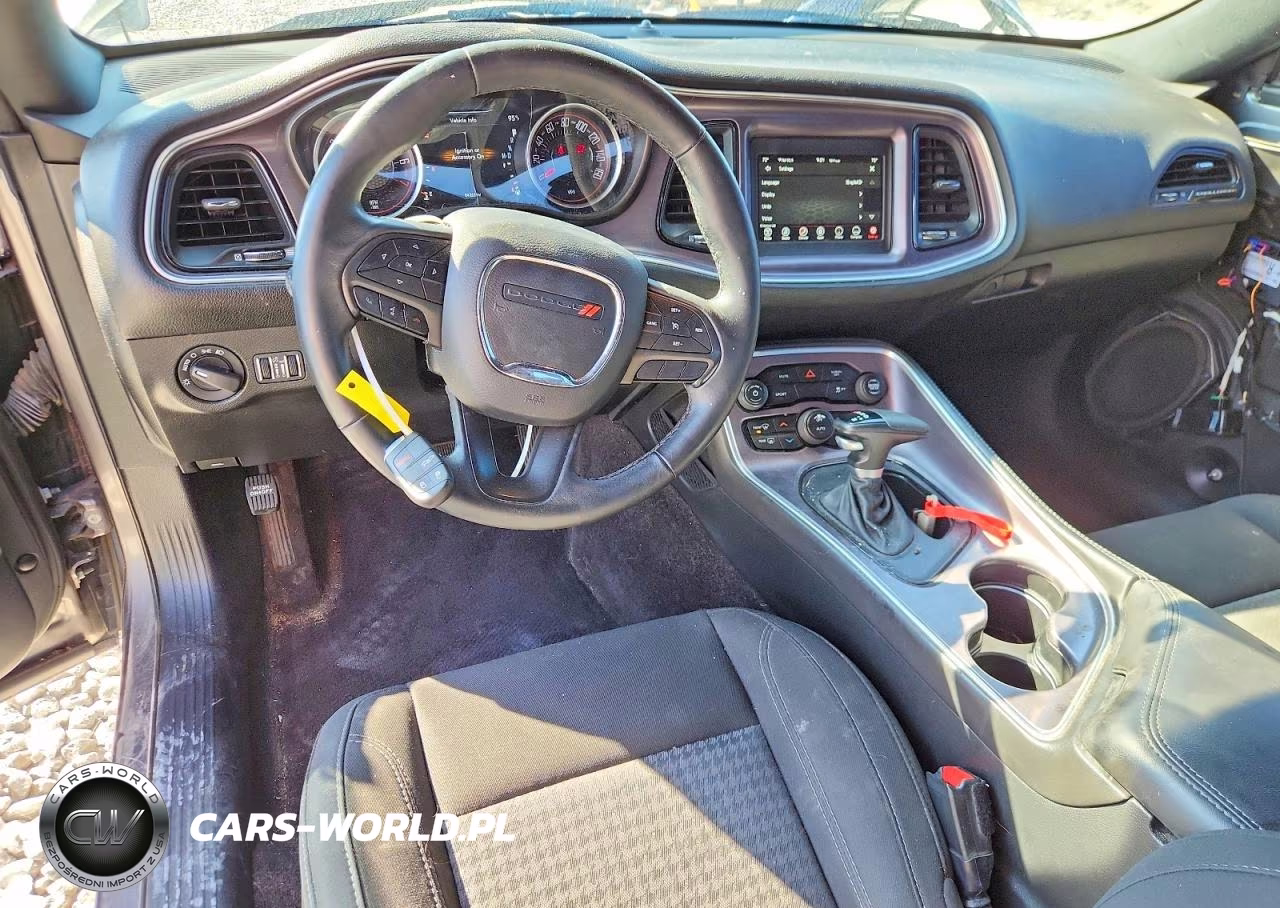 2018 Dodge Challenger Sxt VIN:2C3CDZAG9JH321943 - 8
