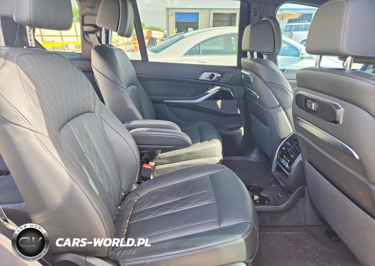2025 BMW X7 xDrive40I VIN:5UX23EM02S9Y00044 - 11