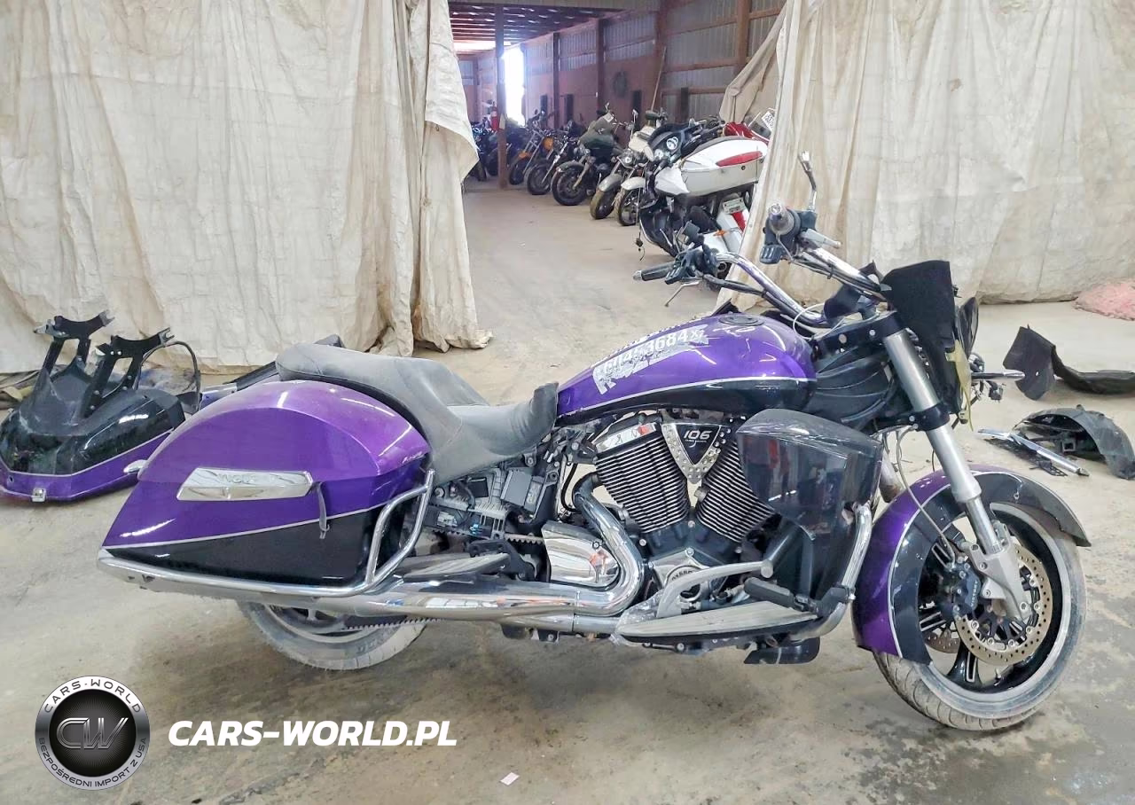 2014 Victory Motorcycles Cross Country Tour
