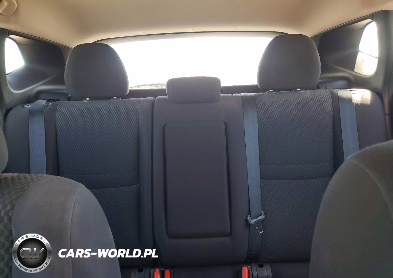 2019 Nissan Rogue Sport S VIN:JN1BJ1CR0KW346865 - 10