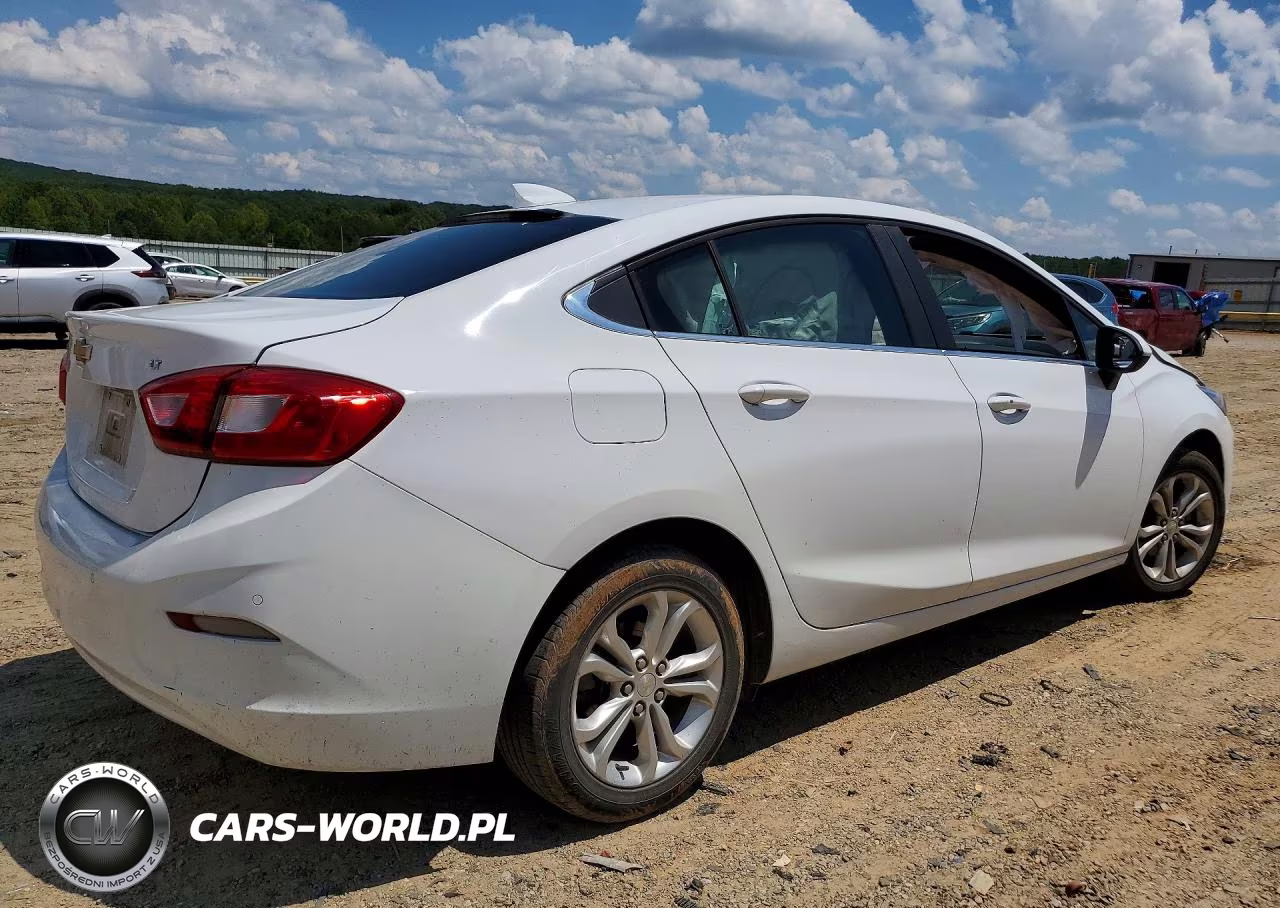 2019 Chevrolet Cruze Lt VIN:1G1BE5SM5K7115235 - 3