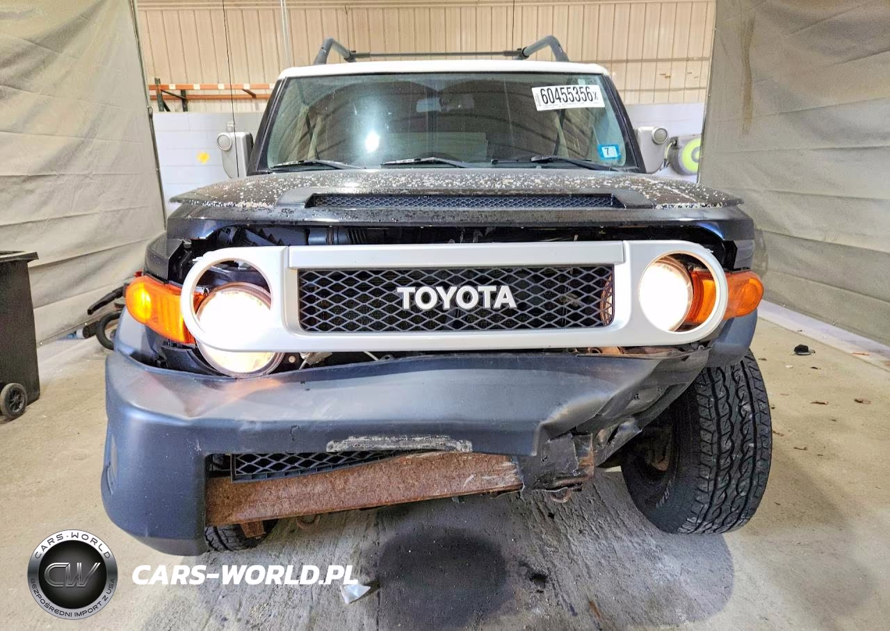 2010 Toyota Fj Cruiser Base VIN:JTEBU4BF2AK083941 - 5