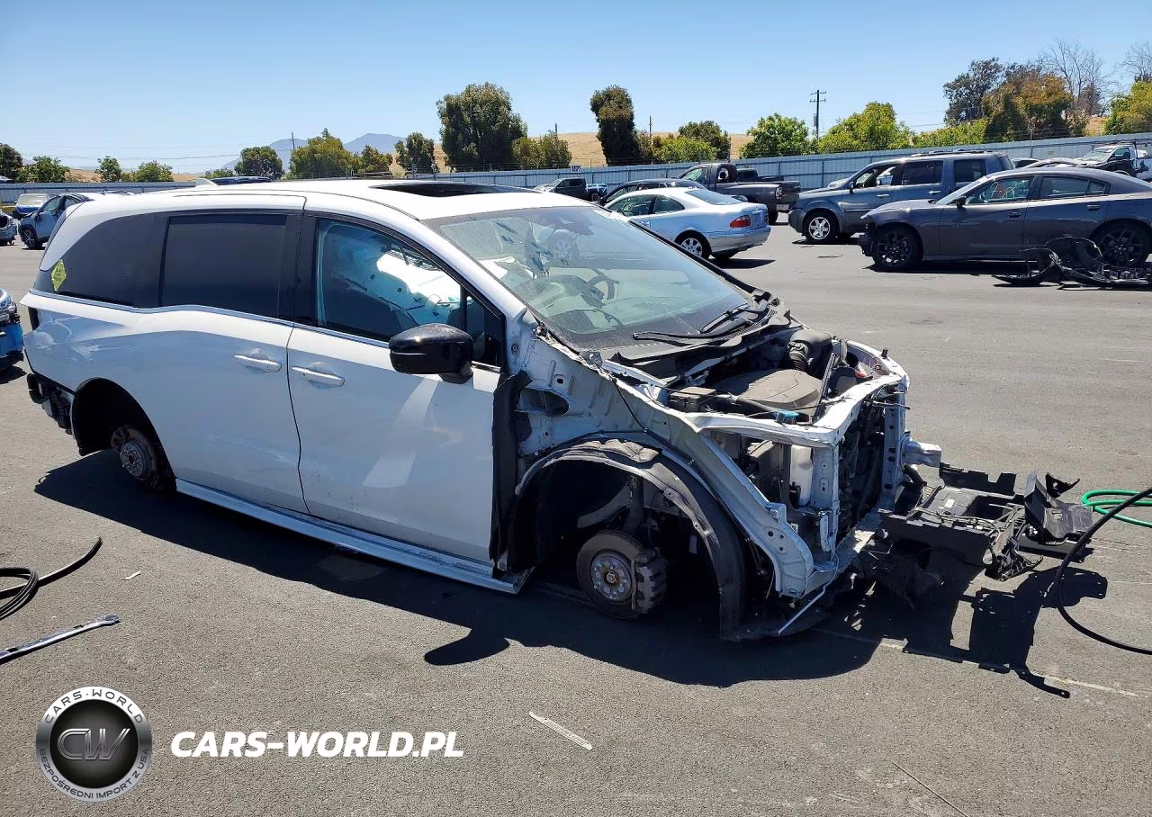 2023 Honda Odyssey Sport-L VIN:5FNRL6H72PB065009 - 4