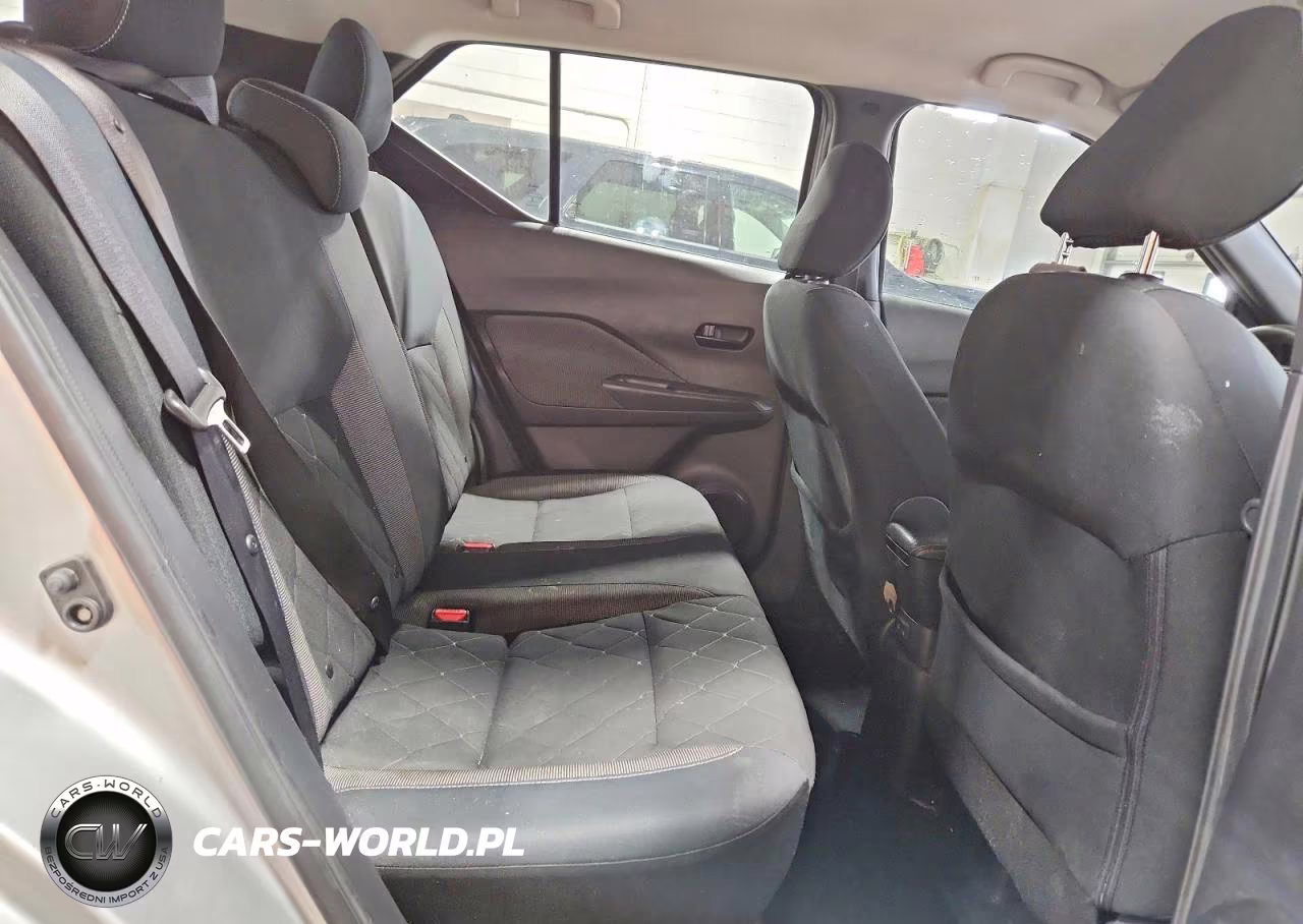 2019 Nissan Kicks S VIN:3N1CP5CU6KL569142 - 11