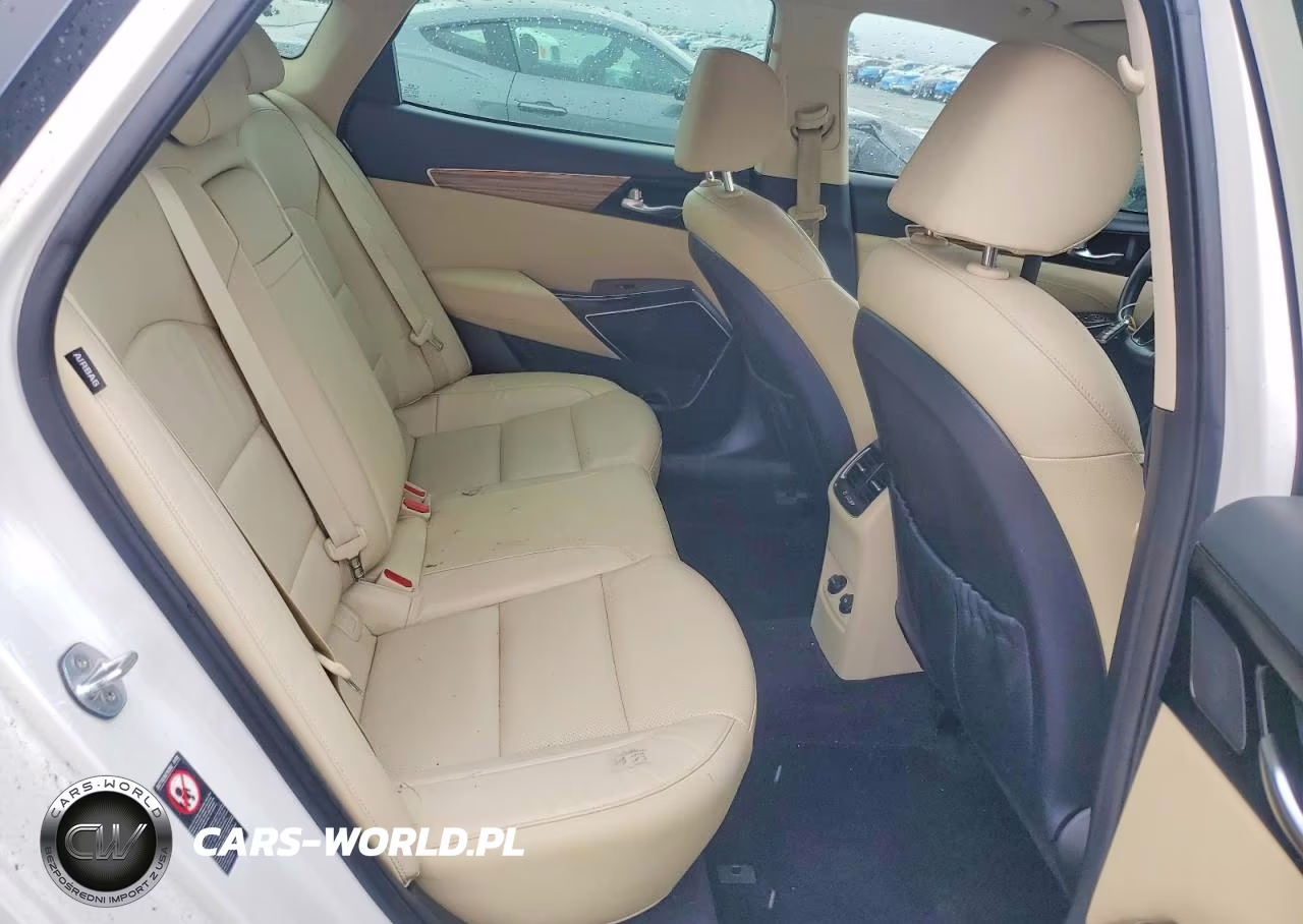 2017 Kia Cadenza Premium VIN:KNALB4J19H5042782 - 10