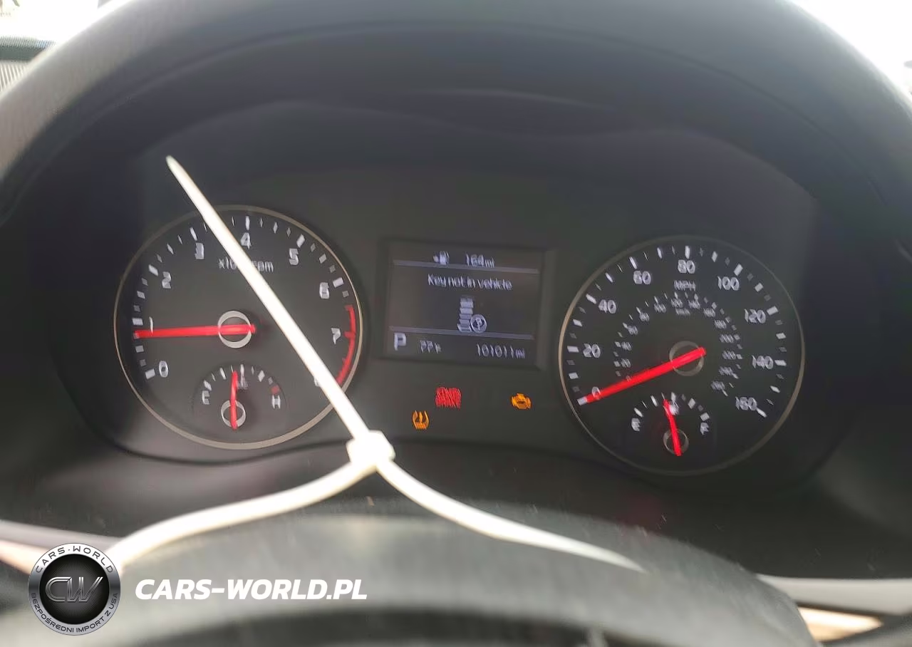 2017 Kia Cadenza Premium VIN:KNALB4J19H5042782 - 9