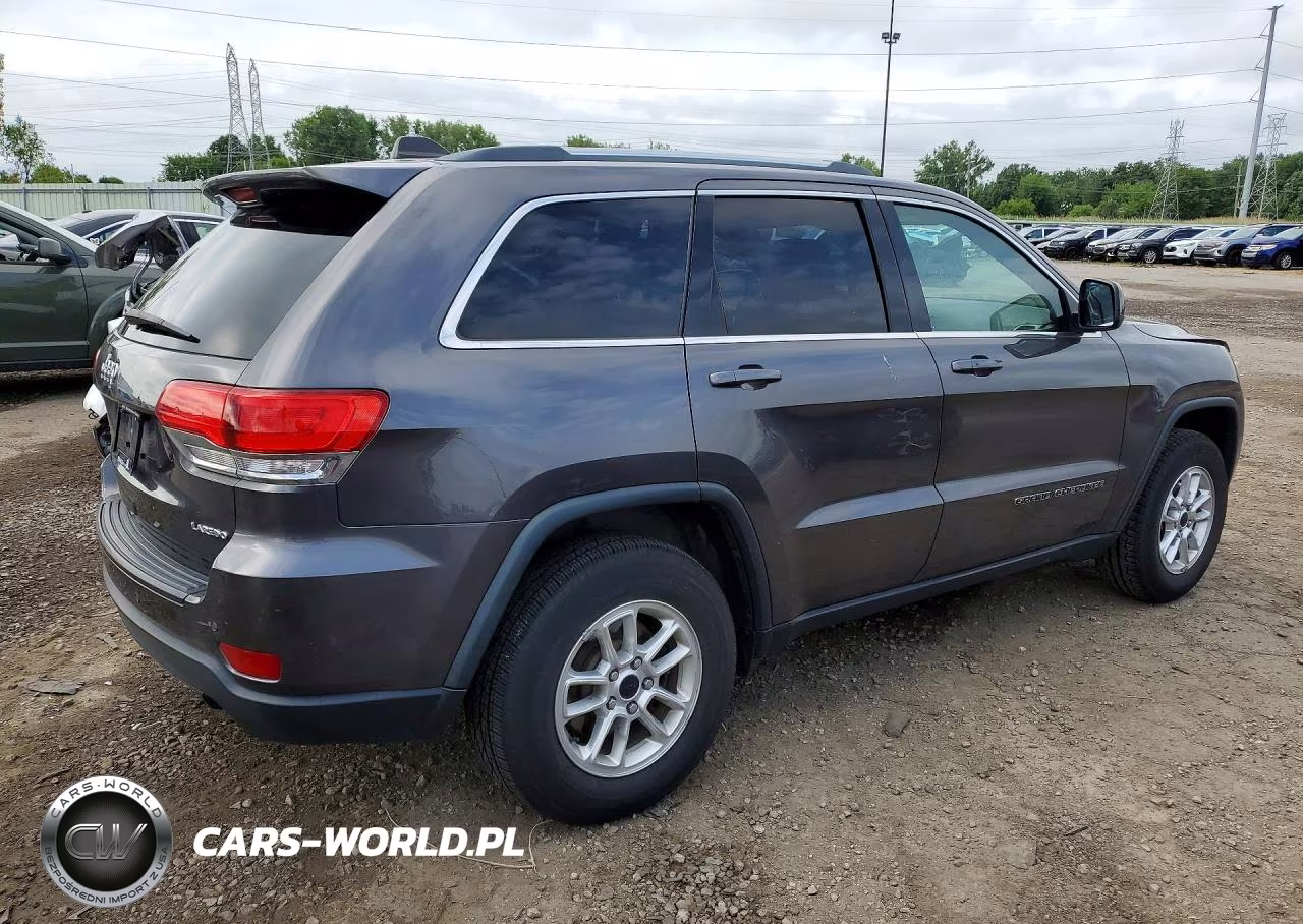 2019 Jeep Grand Cherokee Laredo VIN:1C4RJFAG4KC607958 - 3