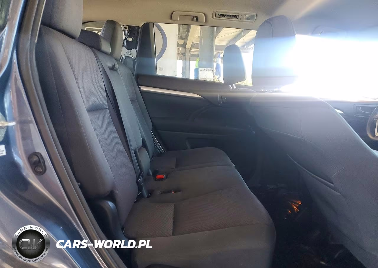 2018 Toyota Highlander Le VIN:5TDZARFH0JS034377 - 11