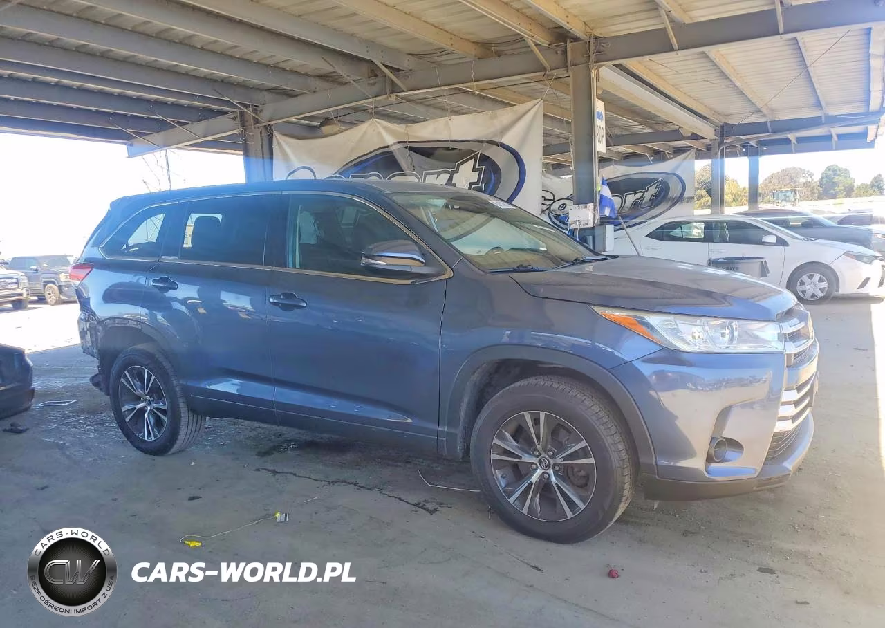 2018 Toyota Highlander Le VIN:5TDZARFH0JS034377 - 4