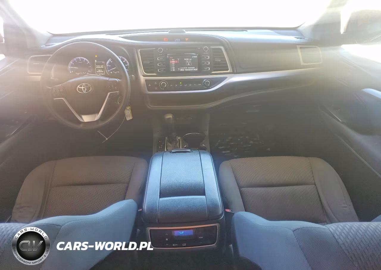 2018 Toyota Highlander Le VIN:5TDZARFH0JS034377 - 8