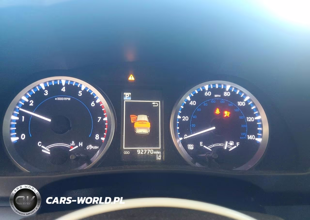 2018 Toyota Highlander Le VIN:5TDZARFH0JS034377 - 9