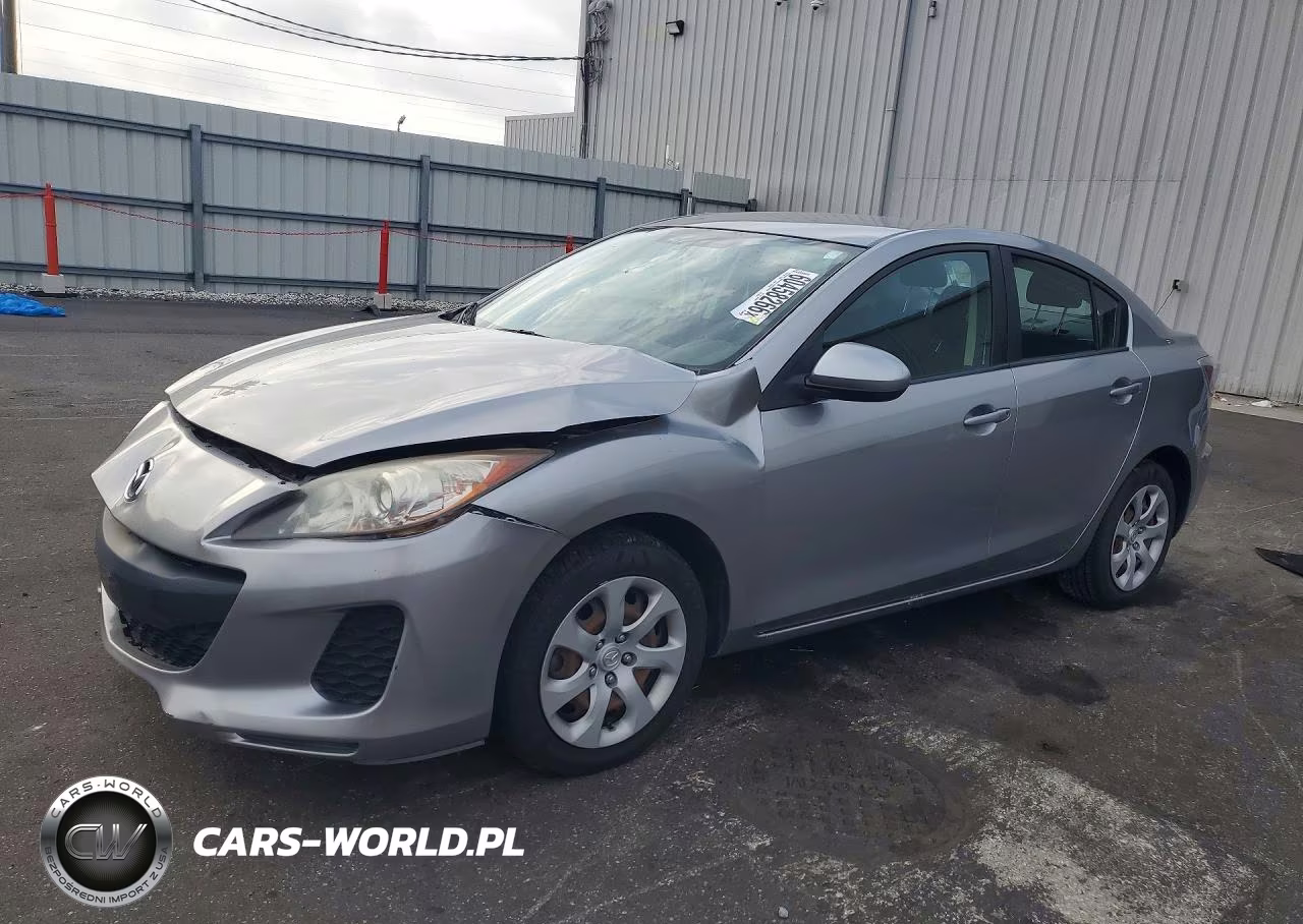 2013 Mazda 3 I