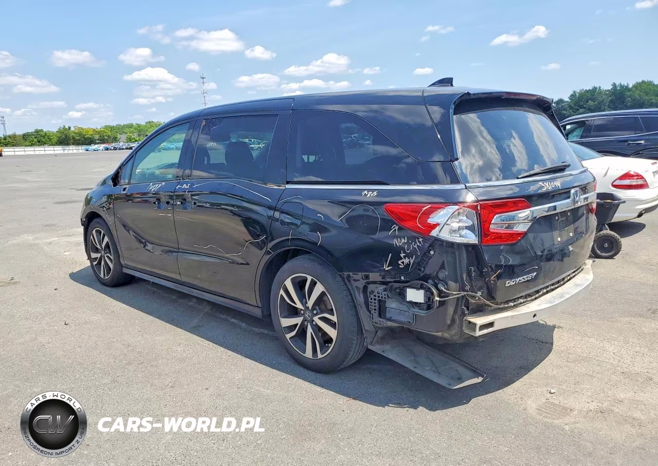 2018 Honda Odyssey Elite VIN:5FNRL6H9XJB104924 - 2