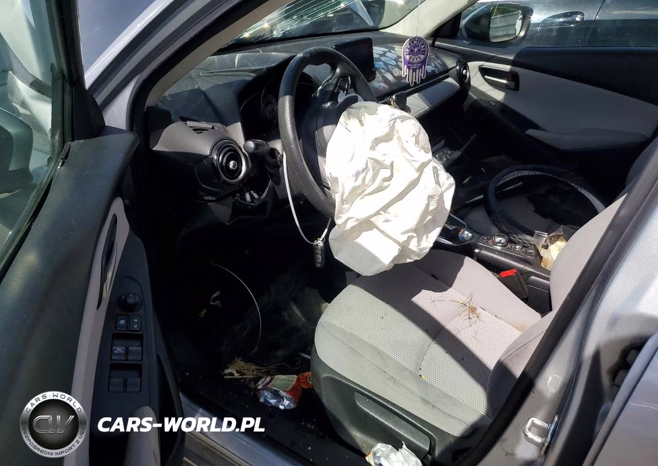 2019 Toyota Yaris Le VIN:3MYDLBYVXKY523203 - 8