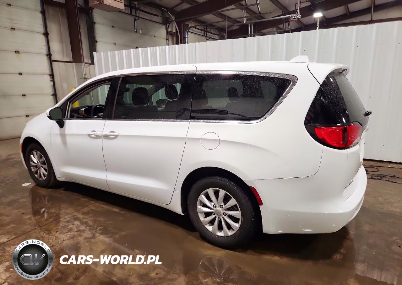 2017 Chrysler Pacifica Touring VIN:2C4RC1DG3HR614568 - 2