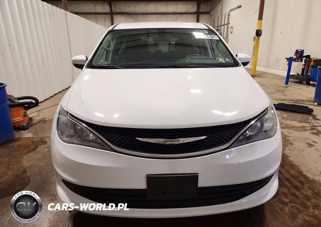 2017 Chrysler Pacifica Touring VIN:2C4RC1DG3HR614568 - 5