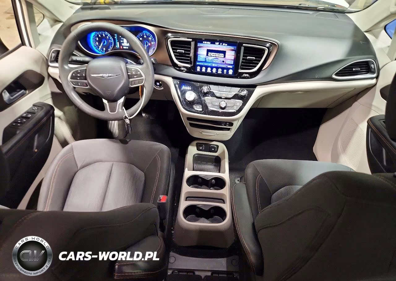 2017 Chrysler Pacifica Touring VIN:2C4RC1DG3HR614568 - 8