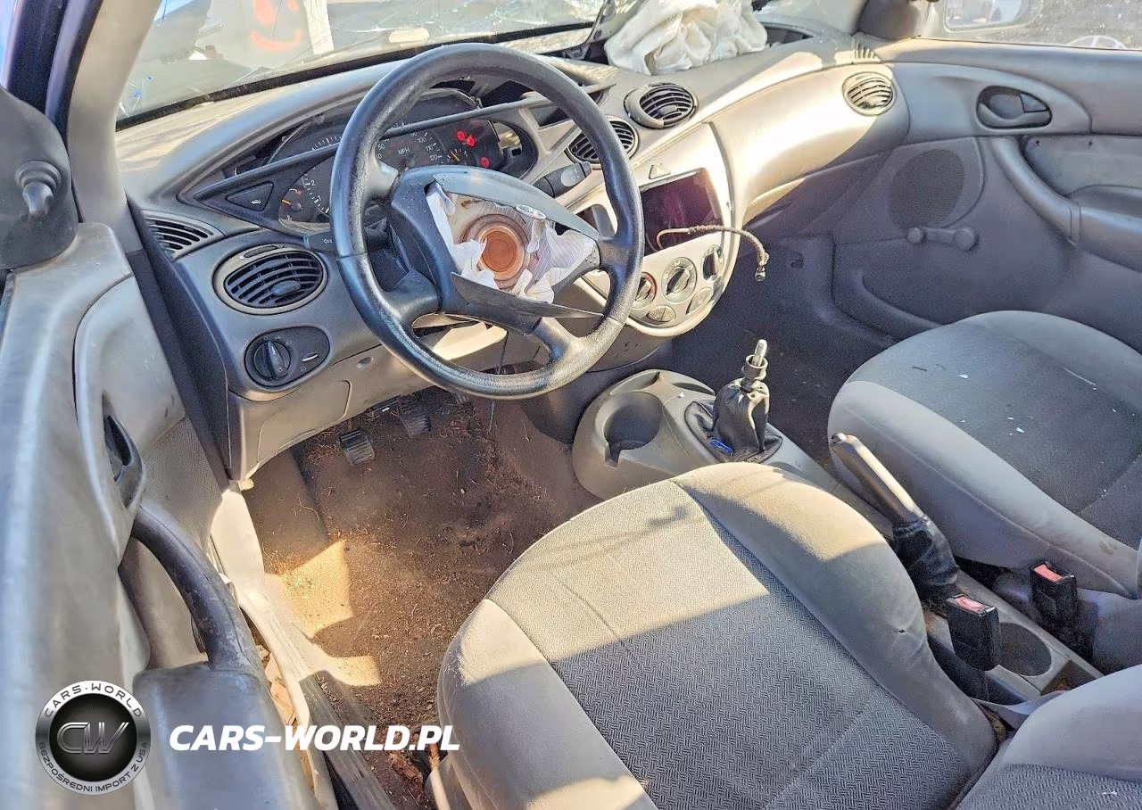 2000 Ford Focus Zx3 VIN:3FAFP3132YR180910 - 8
