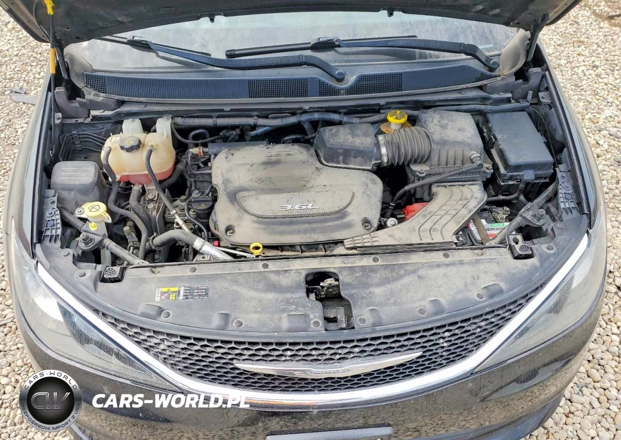 2017 Chrysler Pacifica Touring VIN:2C4RC1DGXHR502219 - 12