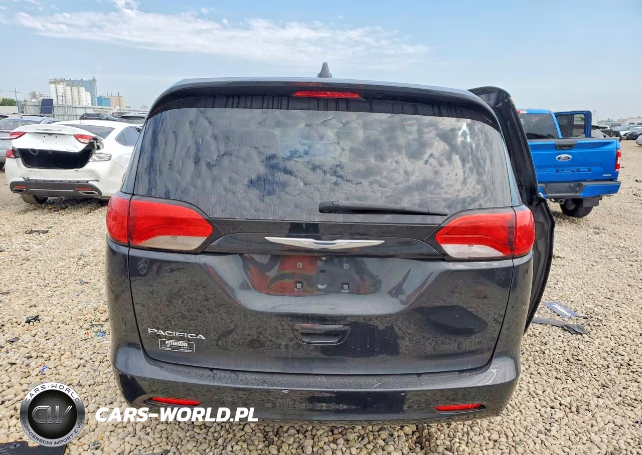 2017 Chrysler Pacifica Touring VIN:2C4RC1DGXHR502219 - 6