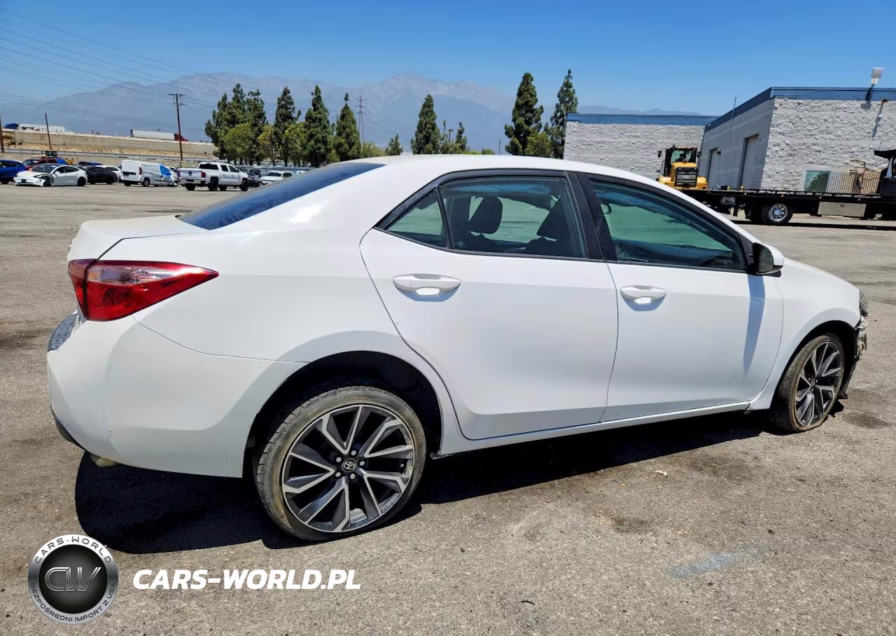 2019 Toyota Corolla Le VIN:5YFBURHEXKP891263 - 3
