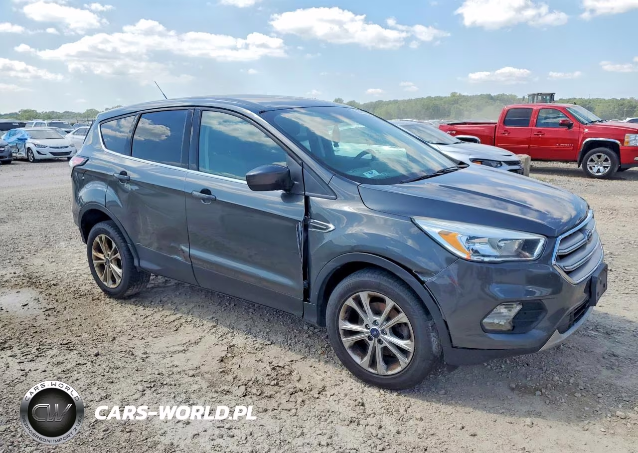 2017 Ford Escape Se VIN:1FMCU0GD7HUC34355 - 4