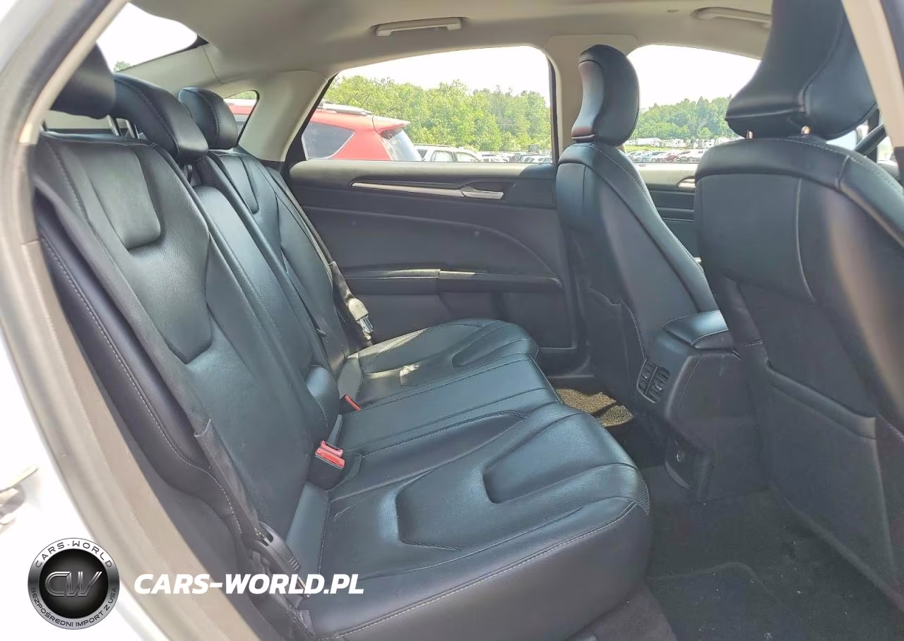 2019 Ford Fusion Titanium VIN:3FA6P0RU3KR105068 - 10