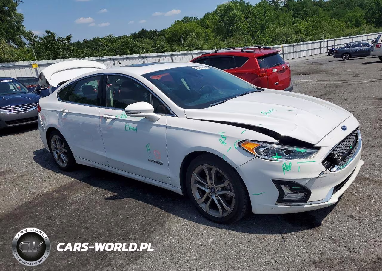 2019 Ford Fusion Titanium VIN:3FA6P0RU3KR105068 - 4